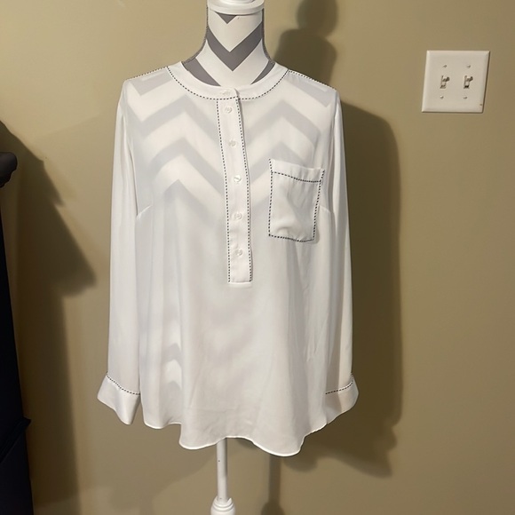 Lane Bryant White Blouse Size 14/16 - Picture 2 of 9